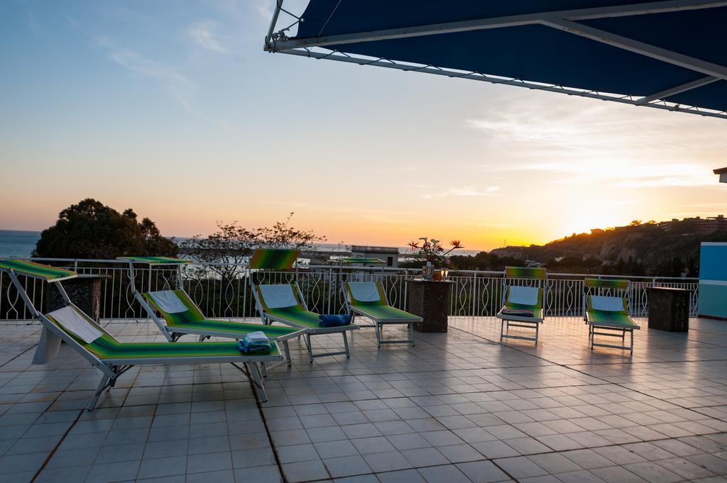 Hotel La Carruba Cetraro Exterior photo